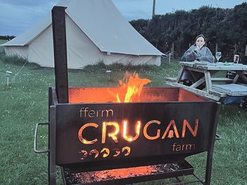 Amazing fire pit - take some wood with you as local garage locks their storage at 6pm!