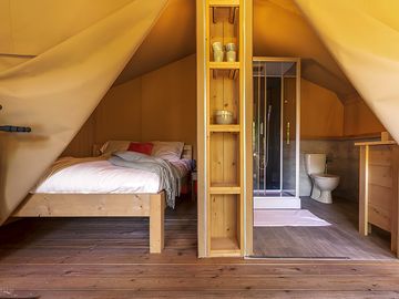 Safari tent