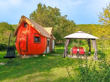 Outside of the Magic Pumpkin cottage