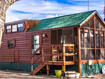 Deluxe cabin