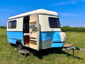 Blueberry eriba caravan