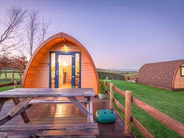 Pods face opposite directions for privacy