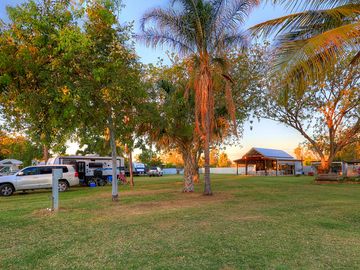 Non-electric grass and earth touring pitch
