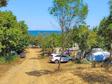 Pitches and the way to the beach