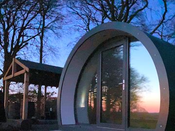 Pod 1 with hot tub