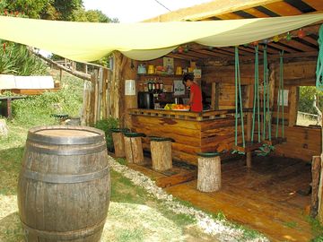 Pool bar