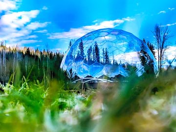 Geodesic glamping dome