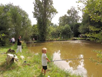Petit étang de pêche pour nos clients