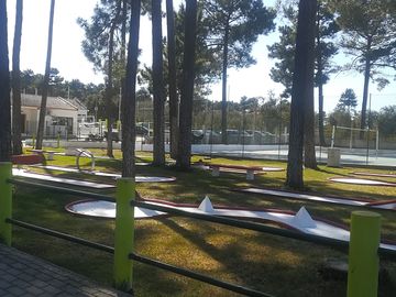 Miniature golf