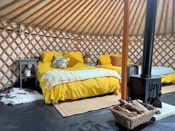 Set up for 4 people, 2 adults and 2 kids