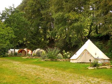 Pitches with space for large tents