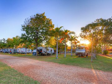 Non-electric grass and earth touring pitch