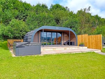 Luxury pod overlooking the countryside