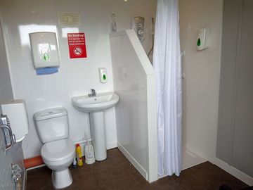 Toilet 3 - shower unit, toilet & wash basin