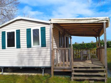 Covered decking for alfresco eating