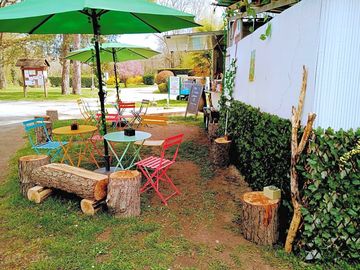 Food truck present all season
