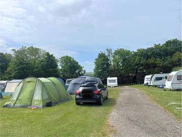 Electric tent pitches