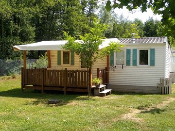 Mobile home with covered terrace