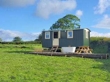 The new Musterer's hut with outdoor bath.