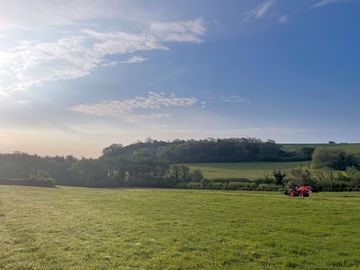 Field camping with no restrictions on pitching up