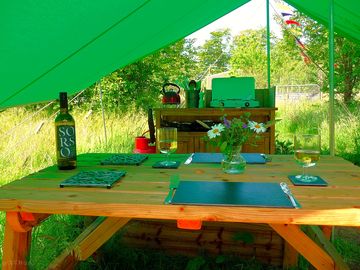 The field kitchen