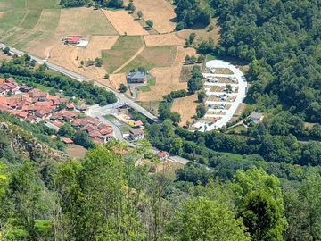 Vista del camping desde las alturas