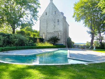 Outdoor swimming pool