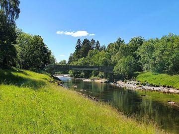 River dee within a couple of minutes' walk