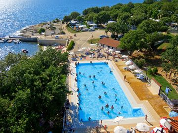 Swimming pool and views over the sea