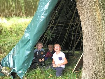 Tech-free hols with den building