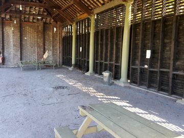 Picnic barn