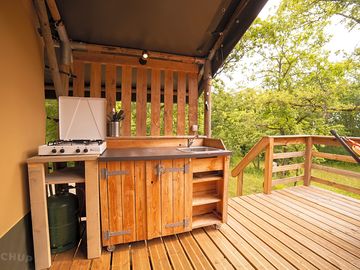 Outdoor kitchen