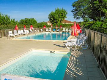 Paddling pool and swimming pool