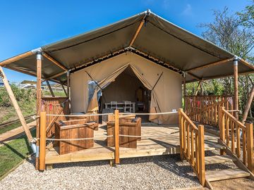 Safari tent