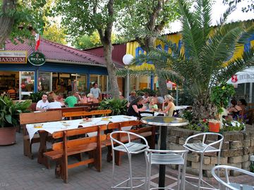 Bar and restaurant
