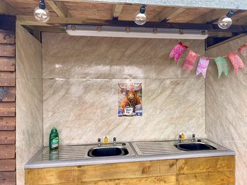 Covered outdoor pot wash