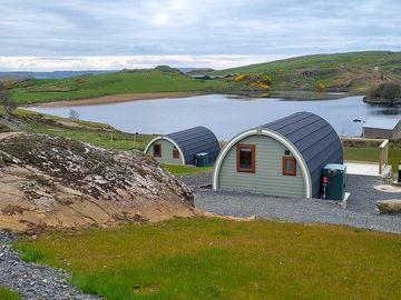 Pods exterior