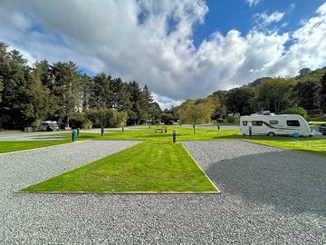 Fully serviced xl hardstanding pitches