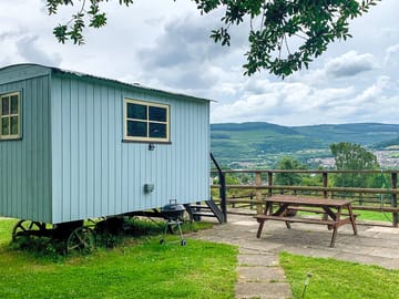 Visitor image of the exterior of the hut and views