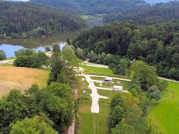 Mazijev Gric is just 100 metres from Lake Gradišče