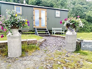 Welcome to the hut