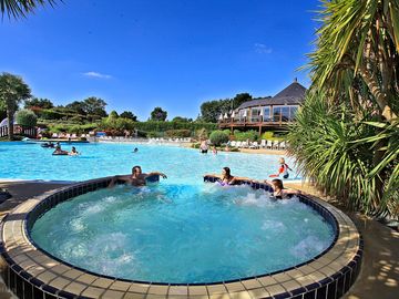 Relax in the jacuzzi