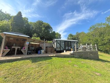 External view of the Doris hut