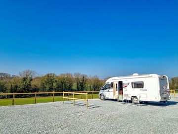 Electric gravel pitch