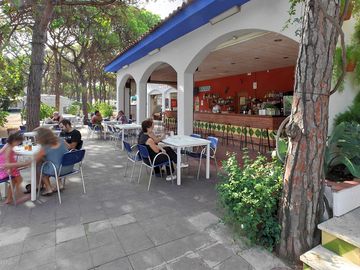 Bar and restaurant