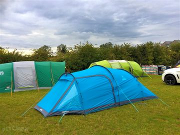 Off-grid pitches in peaceful surroundings