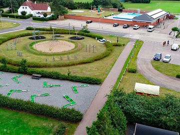 Legeplads og minigolf