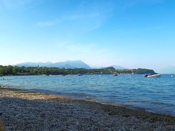 Plage en bas du camping