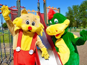Kids club with felix and dino