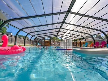 Piscine couverte et chauffée